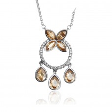 Elegants un mirdzošs  kulons ar ķēdīti